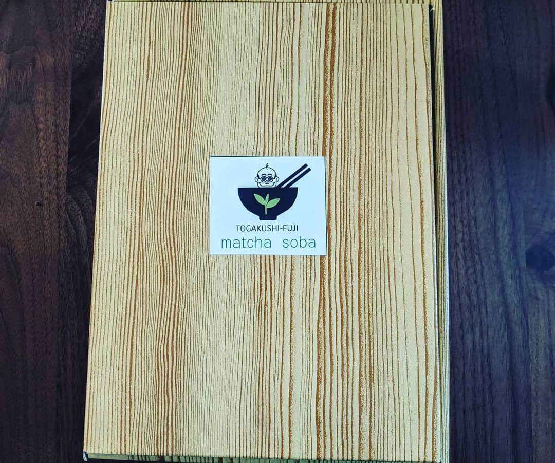 磯部正文のインスタグラム：「⚡と☔が強い夜 磯おろし 戸隠FUJIのmatcha sobaを美味しくいただき 娘の紙粘土作品を眺め わしも紙粘土うどんを作る」