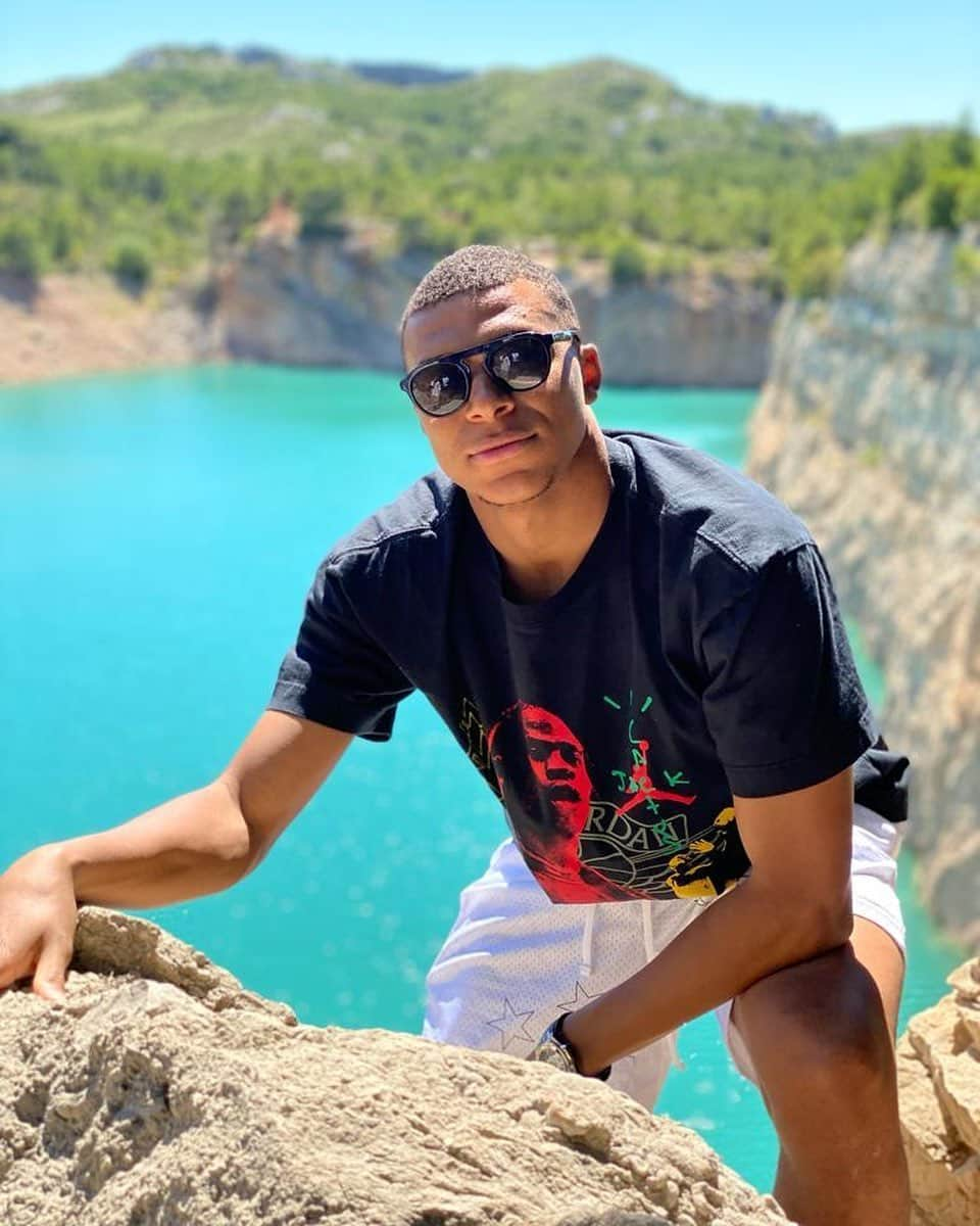 キリアン・エムバペさんのインスタグラム写真 - (キリアン・エムバペInstagram)「☀️😎...」6月6日 23時15分 - k.mbappe