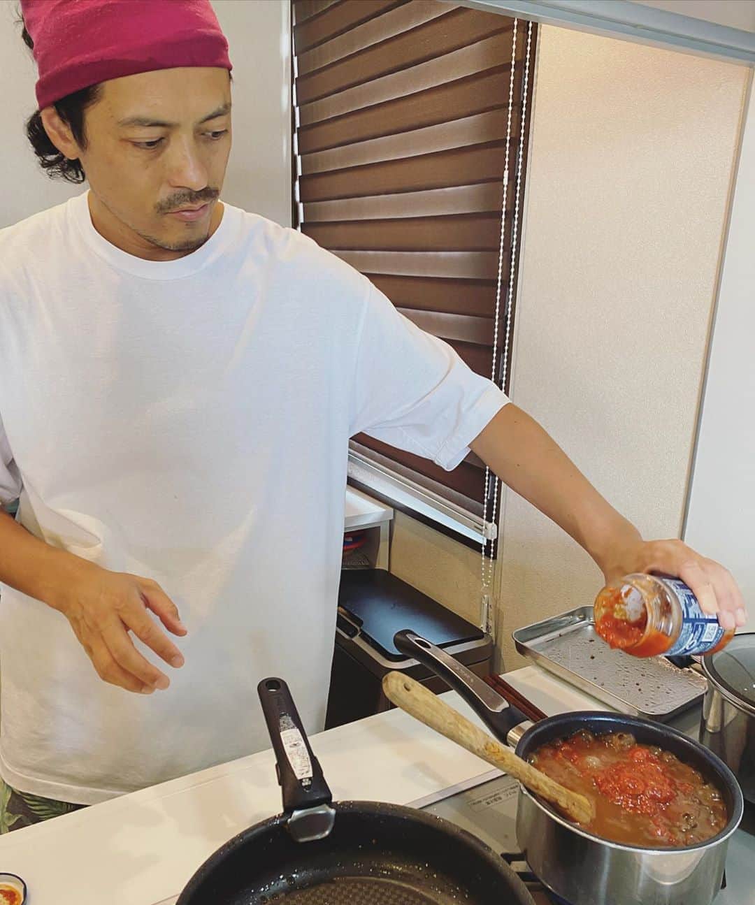 畑野ひろ子のインスタグラム：「今日は、2度目のミートソース作り。 気づけばみじん切りが、一気に上達してる😆 私より細かく切れてるかも😂」