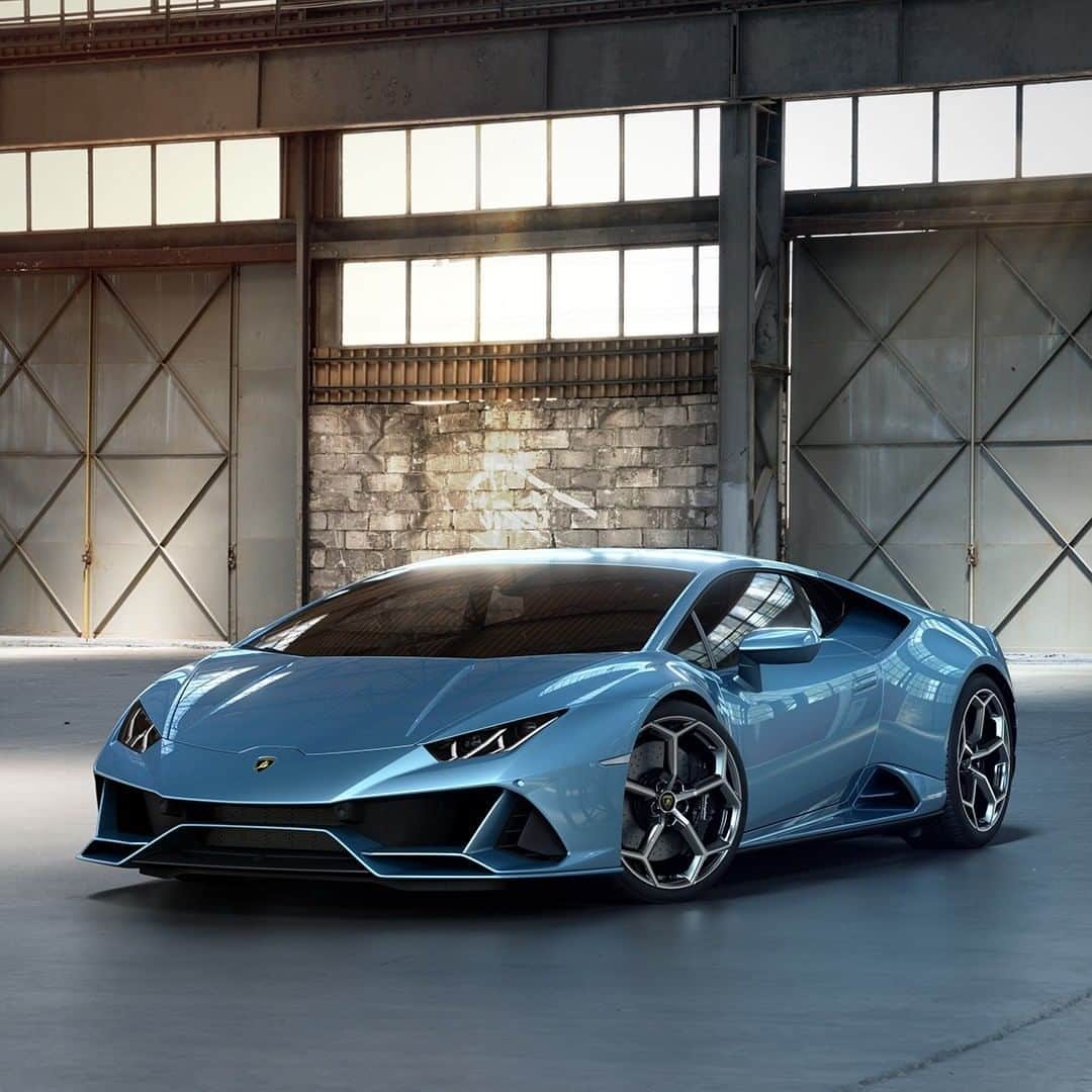 ランボルギーニのインスタグラム：「Beautiful creations are realized through the constant evolution of a stunning vision.  With increased performance and new design solutions, Huracán EVO is unique in its ability to anticipate the driver's needs and exceed all expectations.  What’s the perfect word to describe it?  #Lamborghini #HuracanEVO #EveryDayAmplified」