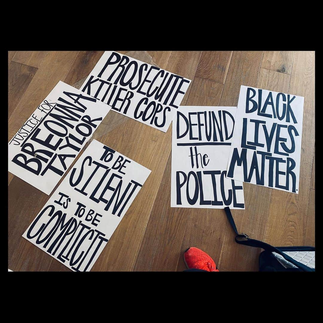 シャンテル・ヴァンサンテンさんのインスタグラム写真 - (シャンテル・ヴァンサンテンInstagram)「Where I stand. #BlackLivesMatter #breonnataylor #georgeflyod #freddiegray #ericgarner #sandrabland #pamelaturner #ahmuadarbery #saytheirnames #nojusticenopeace #prosecutekillercops」6月7日 1時02分 - therealshantel