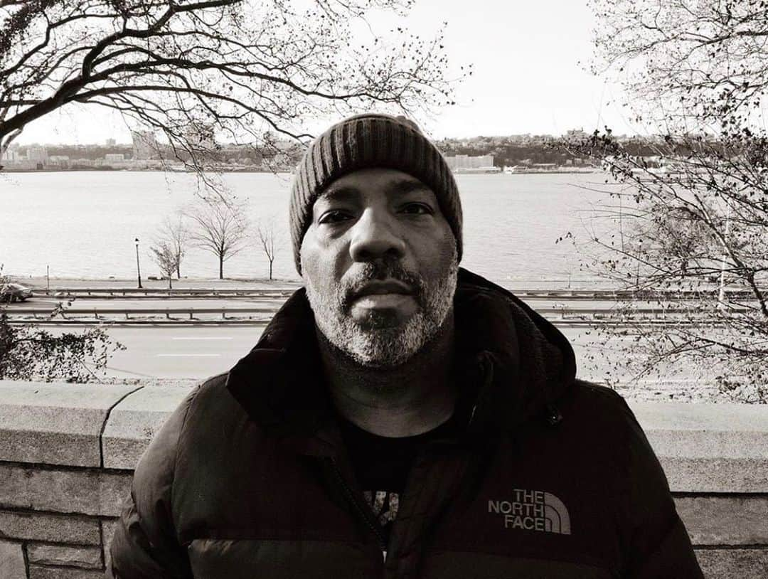 セレーナ・ゴメスさんのインスタグラム写真 - (セレーナ・ゴメスInstagram)「Please meet Jelani Cobb (@jelani1906). He is a journalist at the New Yorker, a Professor at Columbia University and a historian. Jelani has written several books including The Substance of Hope: Barack Obama and the Paradox of Progress, and To the Break of Dawn, which is about the origins of hip hop culture. He writes and teaches mostly about the history of race in the United States and the ways that it continues to impact the lives of not only black people, but all 328+ million people sharing this country. Jelani is taking over my Instagram today!」6月7日 1時03分 - selenagomez