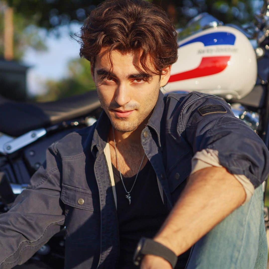 ブレイク・マイケルのインスタグラム：「The two most important days in your life are the day you are born and the day you find out why ⁣ ⁣ More equality, more humanity, more pride, more acceptance, more love.」