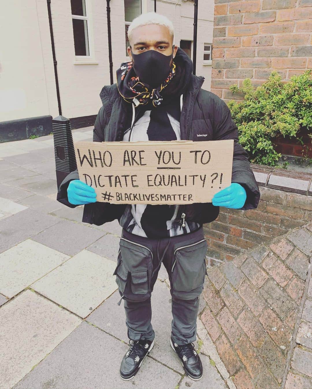 のインスタグラム：「#blacklivesmatter✊🏽✊🏾✊🏿」