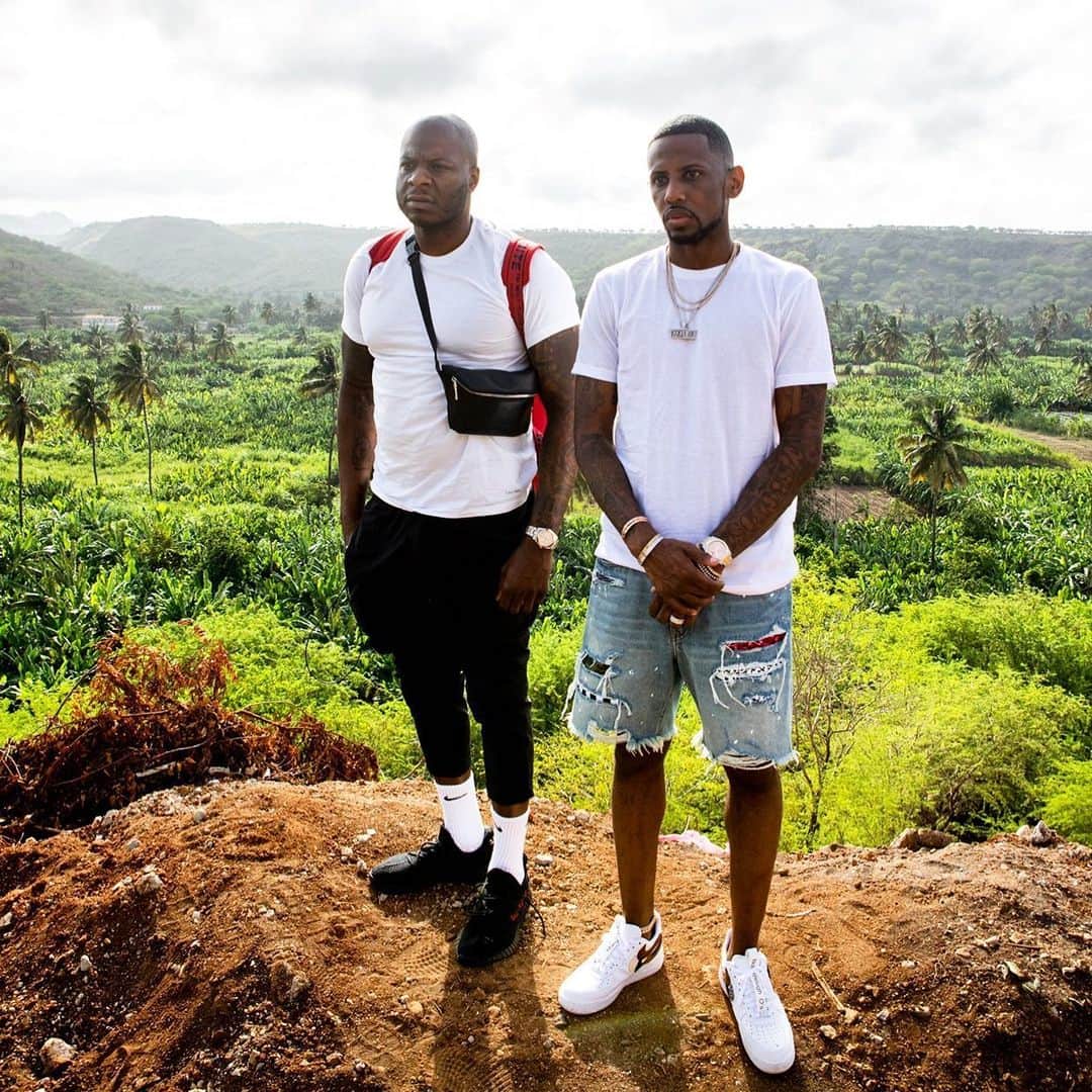 ファボラスのインスタグラム：「My brother from the dirt!! Happy Birthday @shaqnewyork 🎈  You the heart my G. Celebrate Life for 1 of the most genuine I’ve ever known. Love for Life SHAQ 🖤💯」