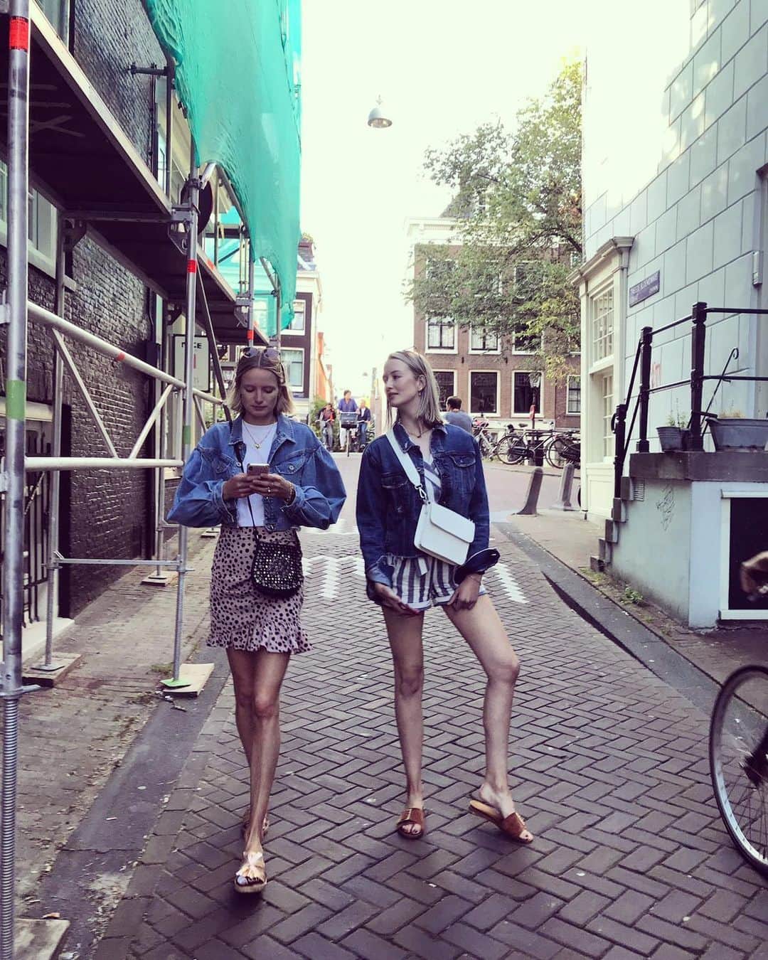 モード・ウェルゼンのインスタグラム：「Tbttttt to last summer💕💕💕💕💕」