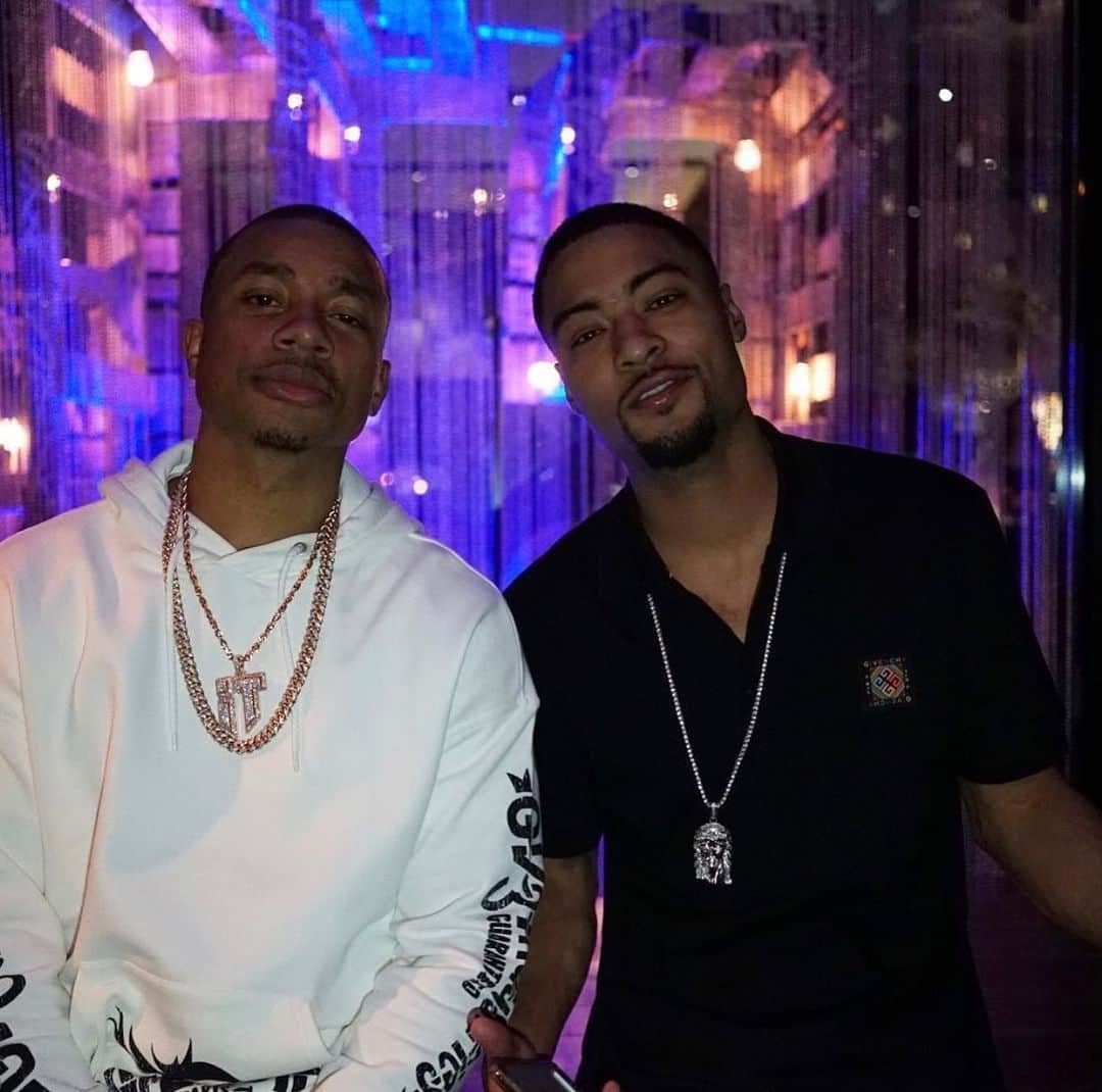 アイザイア・トーマスのインスタグラム：「Happy birthday to my day 1 bro @domwill2 . Been authentic since the beginning and never switched up. #RNDRT #MarathonRunner 🏁」