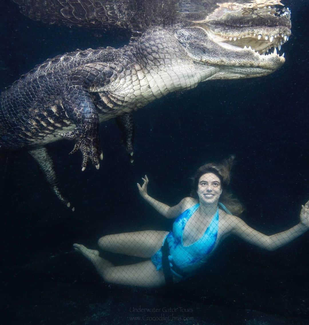 Leleponsさんのインスタグラム写真 - (LeleponsInstagram)「The most amazing experience in the world!! Swimming up close to my #1 favorite animal🐊🐊🐊 if you know me, you know how obsessed I am with alligators and their history! Thank you so much @gatorboys_chris and @evergladesoutpost for making this happen! Best early birthday present ❤️」6月7日 3時15分 - lelepons