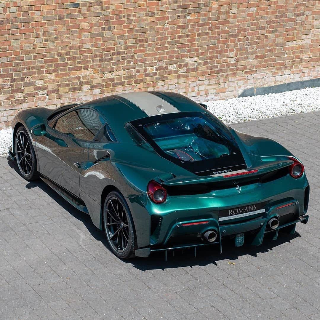 CarsWithoutLimitsさんのインスタグラム写真 - (CarsWithoutLimitsInstagram)「Verde Scuro #488Pista Photos @romansinternational  #carswithoutlimits」6月7日 3時30分 - carswithoutlimits