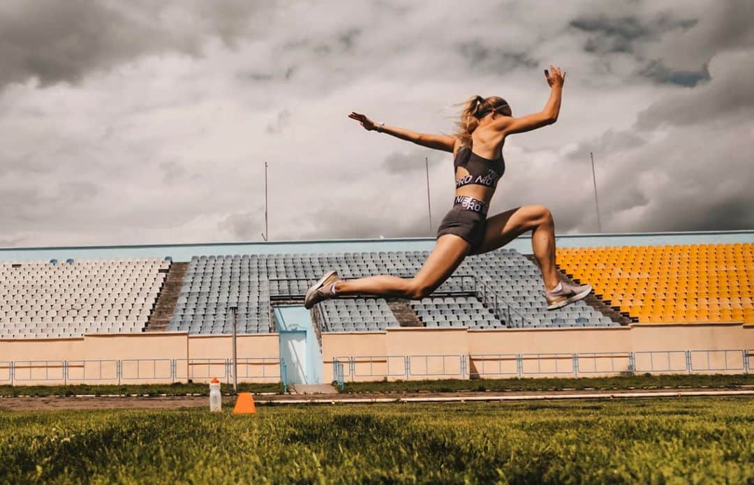 ヴィクトリア・トカチュークさんのインスタグラム写真 - (ヴィクトリア・トカチュークInstagram)「My jump ✌🏼 #jump #training #400mh #sprint #sport」6月7日 3時44分 - viktoriiatkachuk_