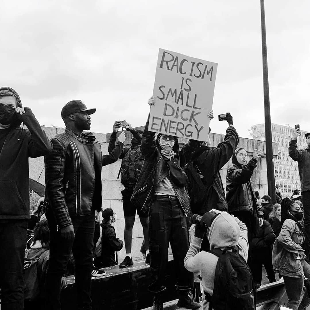 エレノア・カルダーさんのインスタグラム写真 - (エレノア・カルダーInstagram)「LONDON 6.6.20. USE YOUR VOICE TO STAND AGAINST RACISM. BLACK LIVES MATTER.」6月7日 4時34分 - eleanorcalder