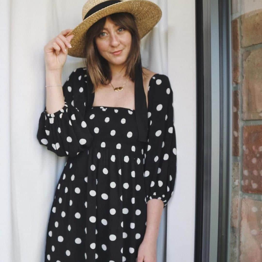 アクセサライズのインスタグラム：「Spotted: @bubblyaquarius in the perfect puff-sleeved dress  Tap to shop or head to the link in our bio #Accessorize #Accessorizer」