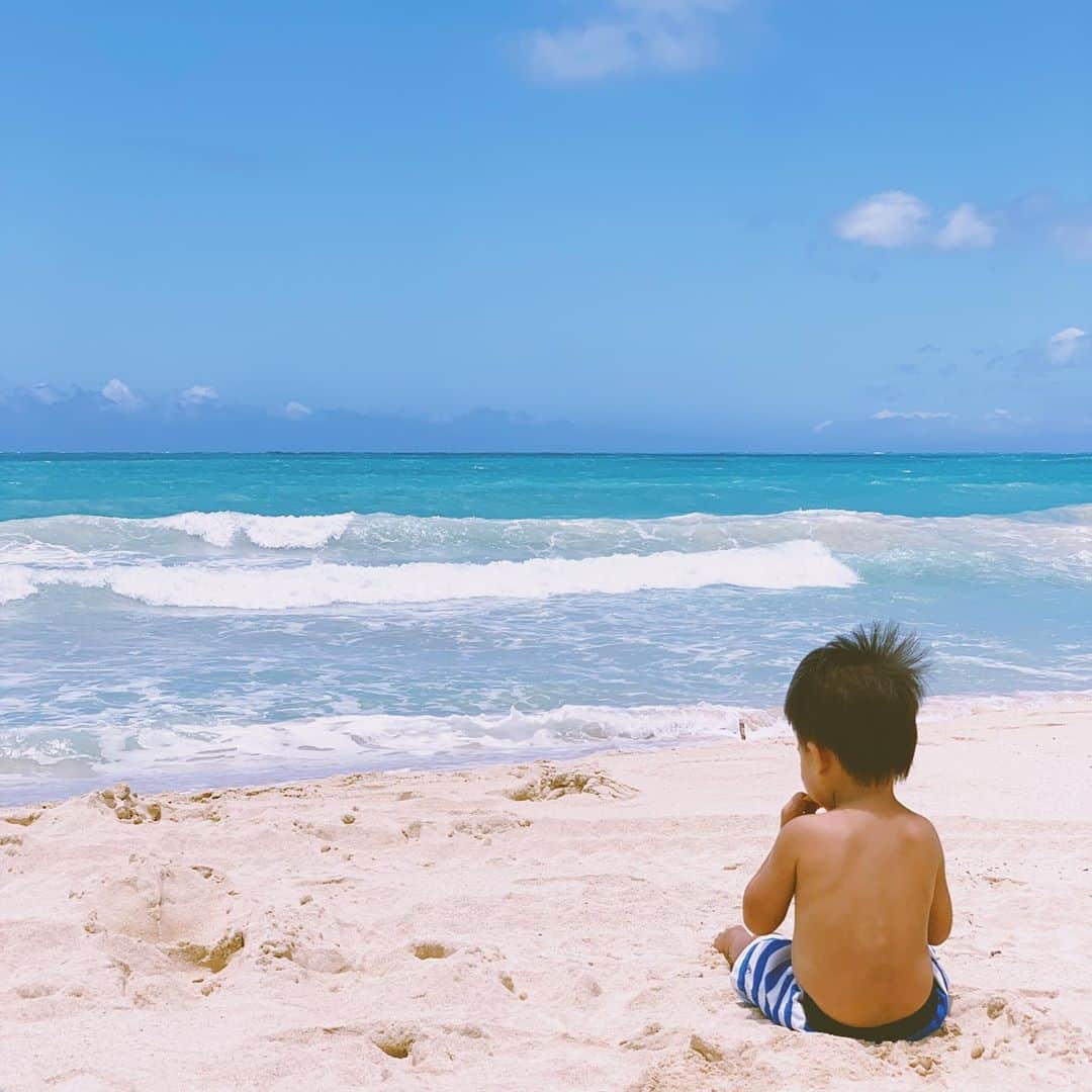 吉川ひなのさんのインスタグラム写真 - (吉川ひなのInstagram)「海の季節💙  #息子HawaiiLife」6月7日 15時07分 - hinanoyoshikawa