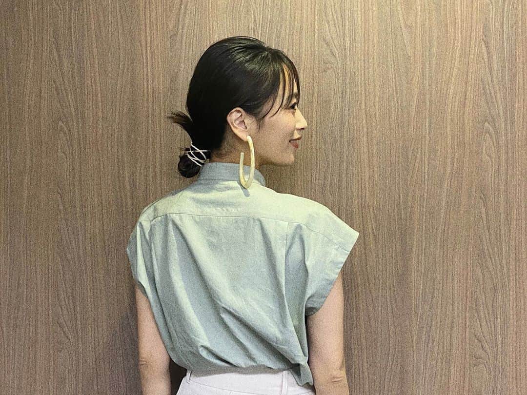近藤千尋のインスタグラム：「今日の15:55〜 @sendai_tv_8ch  のインスタで 終着駅からはじめちゃう？！ の実況配信を行います🎶😍 同じ事務所の士門とします😊 @shimonsmile  お家で📺を見ながら一緒に たのしみましょう❤️ 今日の髪型も素敵にしてくれて ありがとう😘🌿 @izumisam」