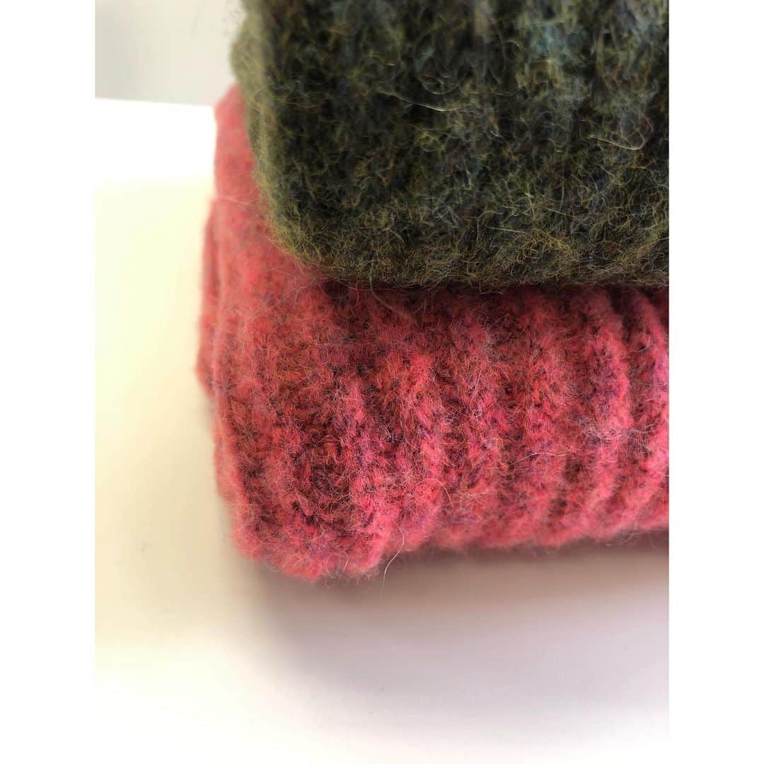 イリアンローヴさんのインスタグラム写真 - (イリアンローヴInstagram)「iliannloeb 20AW collection ・ ・ Italy yarn Vneckcarsigan Italy yarn pullover ・ ・  6/8よりonlinestoreにて予約販売致します。  #iliannloeb#イリアンローブ#イリアンローヴ#knit#japanknit#fashion#madeinjapan#ニット」6月7日 15時43分 - iliannloeb