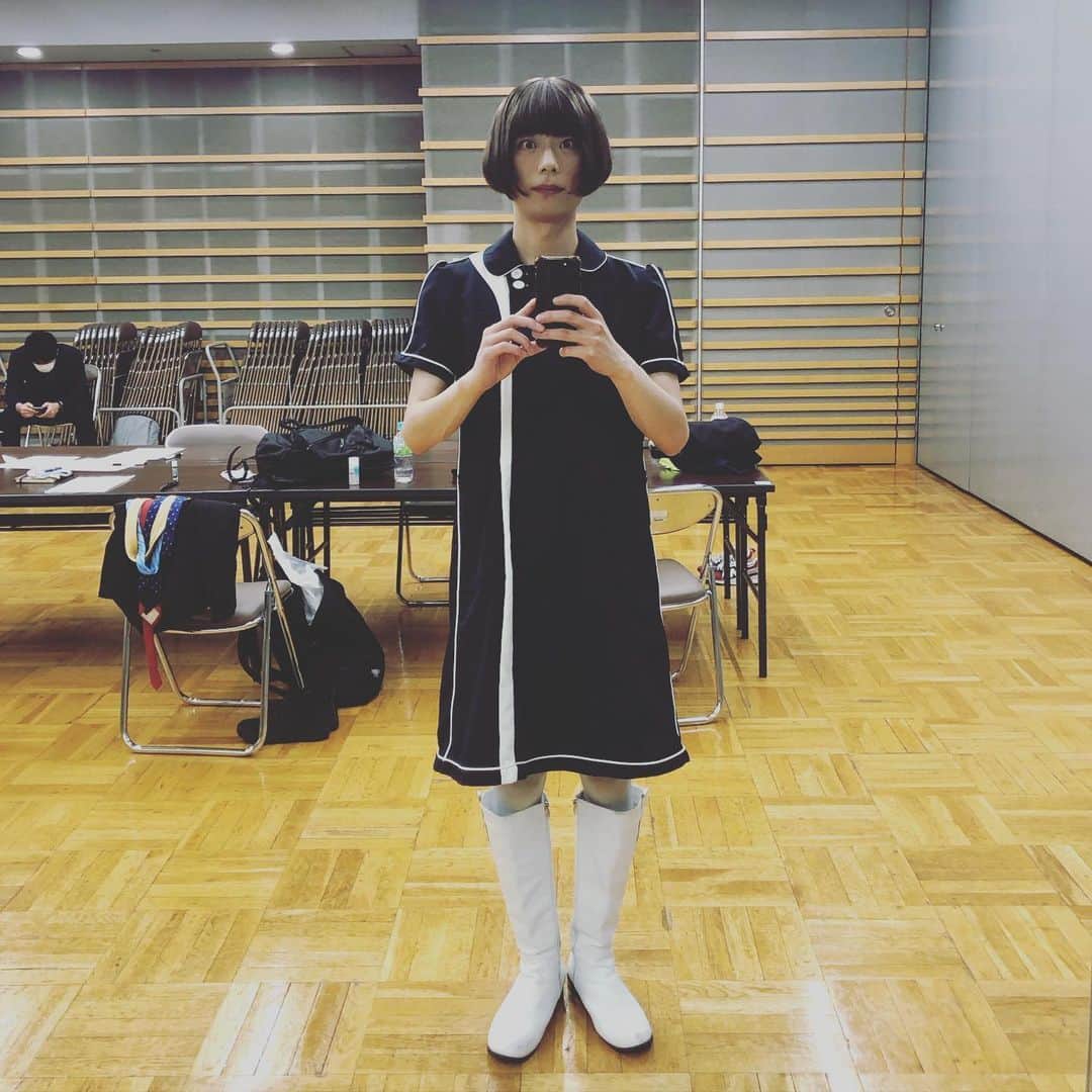 のインスタグラム：「初めてカツラ被った思い出  #ダニエルズ  #ネタパレ」