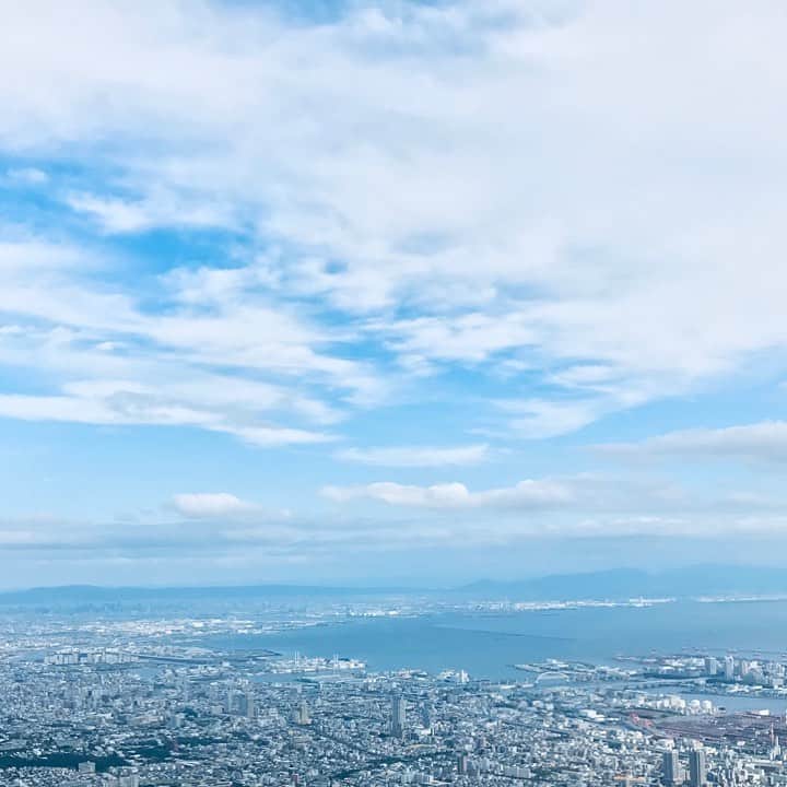 中野耕史のインスタグラム：「‪朝番組のDJが調べた睡眠のお話💤‬ ‪続編UPしました！‬ ‪最強の解決策は○○！#2 体内時計と朝型・夜型のひみつ https://youtu.be/H9qhPzCpTd4 @YouTubeより‬」