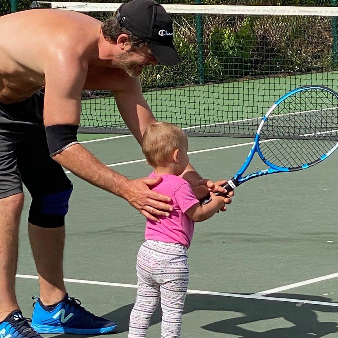 ロビン・シックさんのインスタグラム写真 - (ロビン・シックInstagram)「Move Daddy, let me show you how Serena does it!」6月7日 9時01分 - robinthicke
