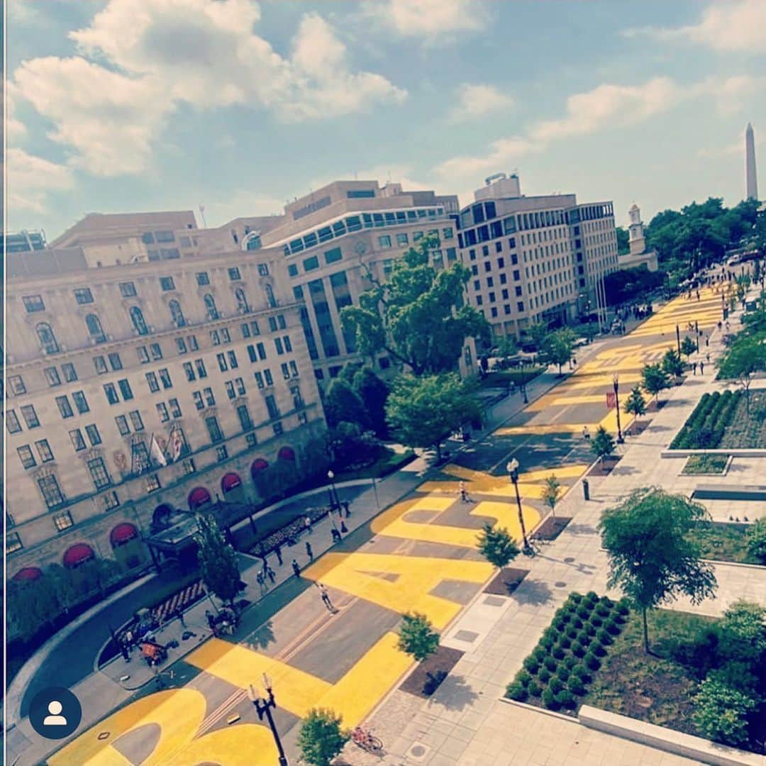 ジャシンダ・バレットさんのインスタグラム写真 - (ジャシンダ・バレットInstagram)「#blm #washingtondc #sayit」6月7日 8時59分 - jacindabarrett