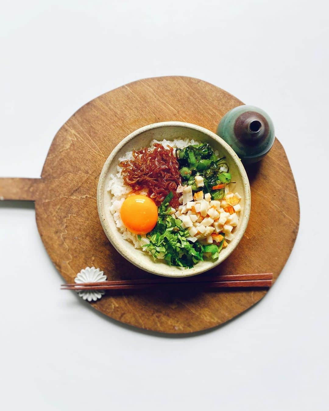 Chinamiさんのインスタグラム写真 - (ChinamiInstagram)「Donburi Breakfast  ササッと食べたいときの 栄養たっぷり朝ごはん」6月7日 9時17分 - chinamiphoto