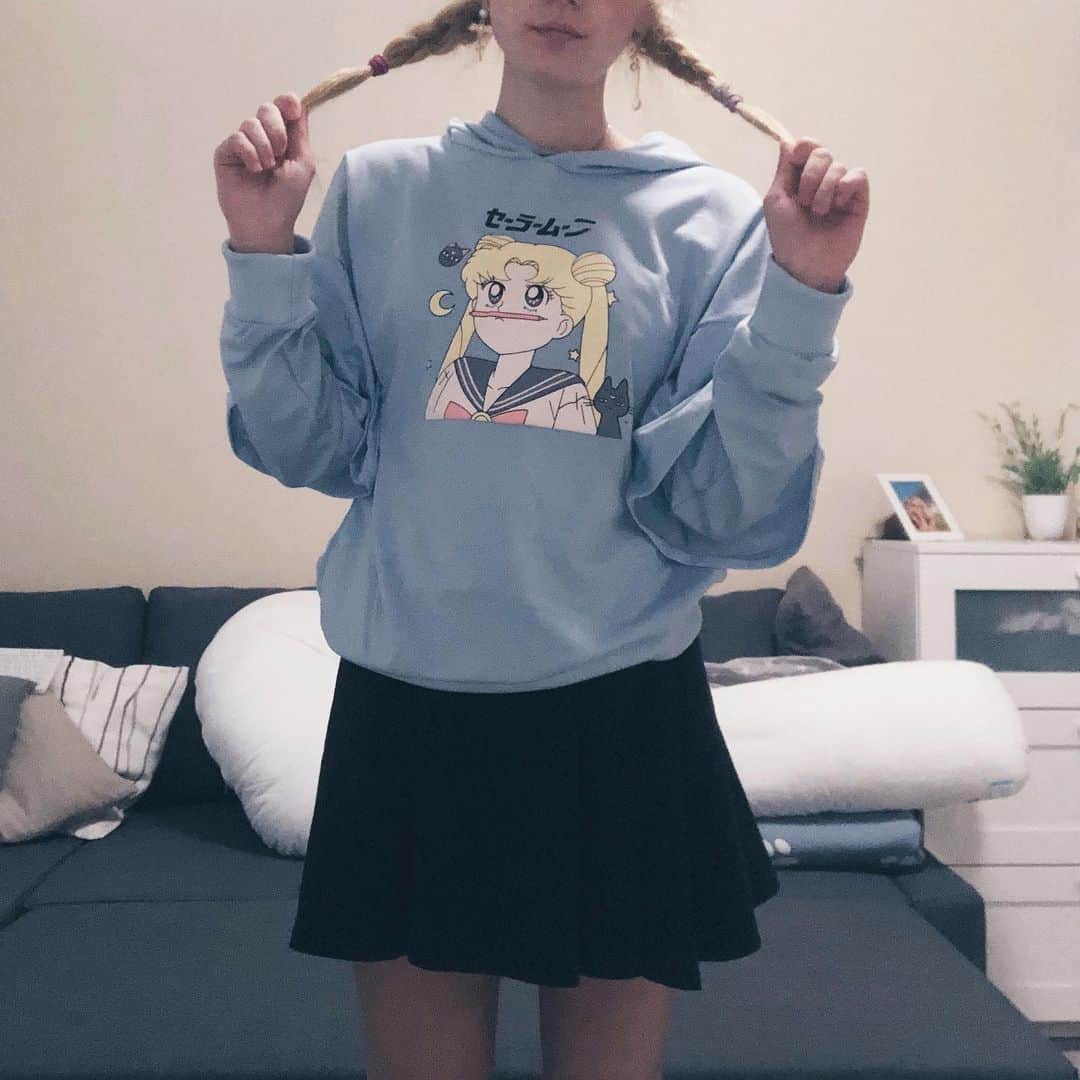 セラフィマ・サハノヴィッチのインスタグラム：「3.45🥺」