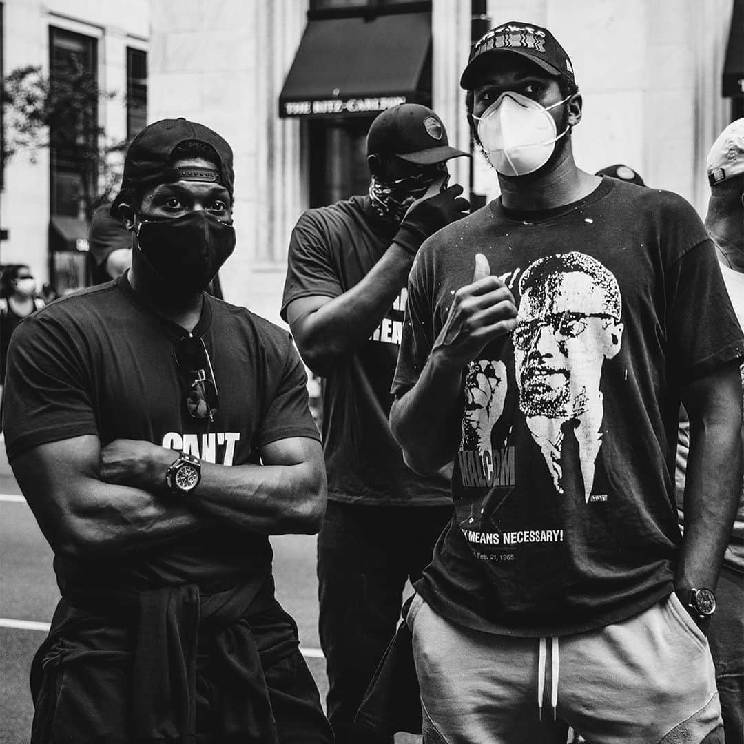 カイル・ロウリーさんのインスタグラム写真 - (カイル・ロウリーInstagram)「Doesn’t matter the team or sport WE fighting together!!! BLack lives Matter!!!」6月7日 9時51分 - kyle_lowry7