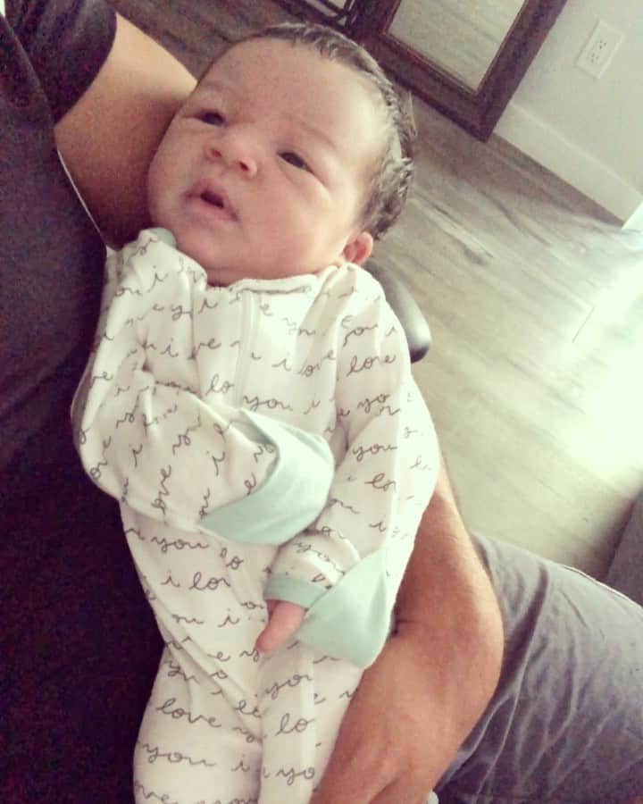 ディジョン・タルトンのインスタグラム：「Uncles New Prince.... #AugustLen」