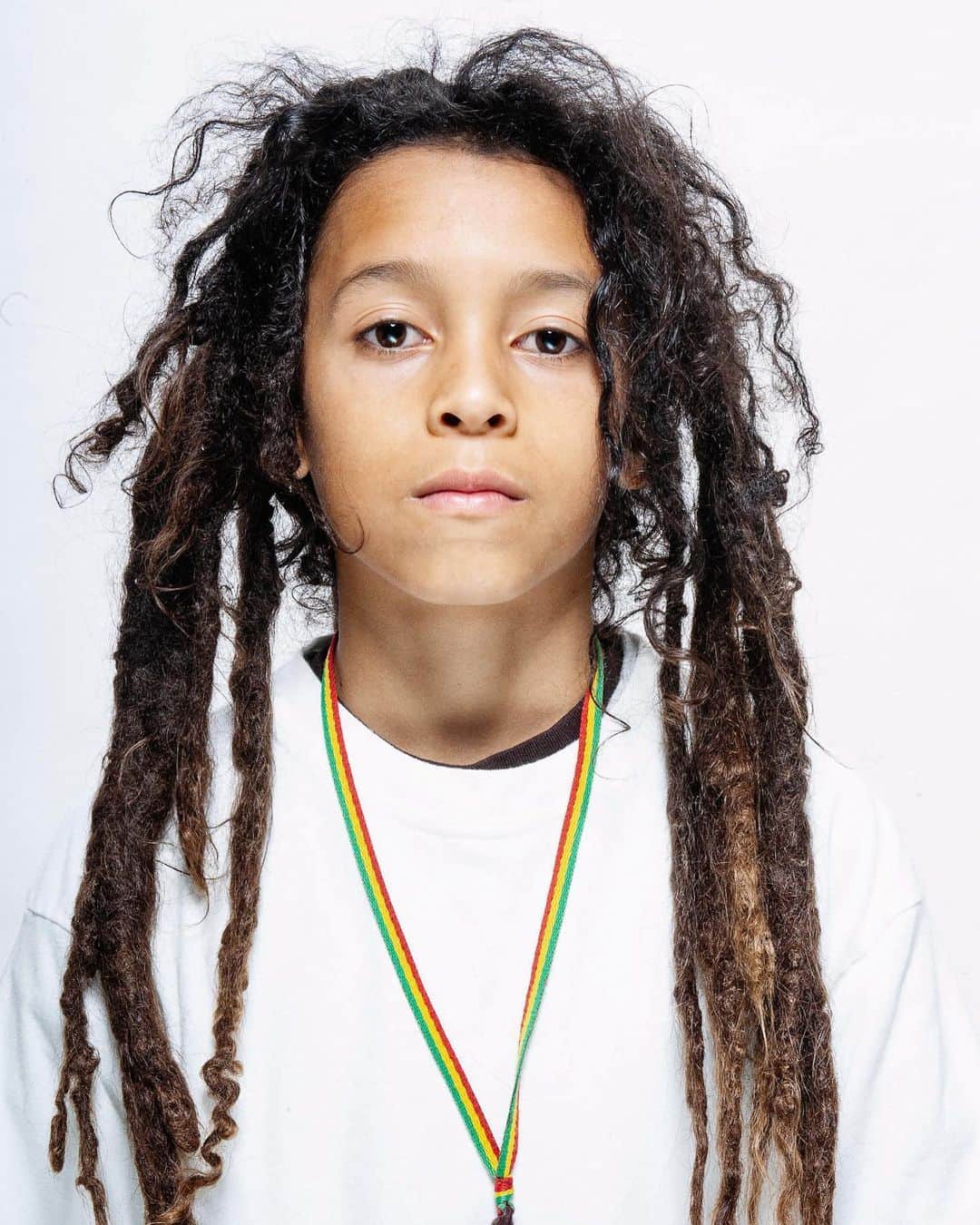 ナイジャ・ヒューストンのインスタグラム：「My Dad is Black and Japanese, my Mom is White. I was raised around black culture and the Rastafarian lifestyle. I never once went to normal school so I was heavily educated on the teachings Martin Luther King, Bob Marley and was always taught that we’re all equal. Treat others how you want to be treated and to never judge someone by the color of there skin. Rasicm has always sickened me and I rly just don’t understand how this shit is still going on. It’s fucking 2020!!! Time to end this shit foreal. I may be only 25% black but I’m black and I’m proud!🖤🙏🏽 #BLACKLIVESMATTER #FUCKRACISM」