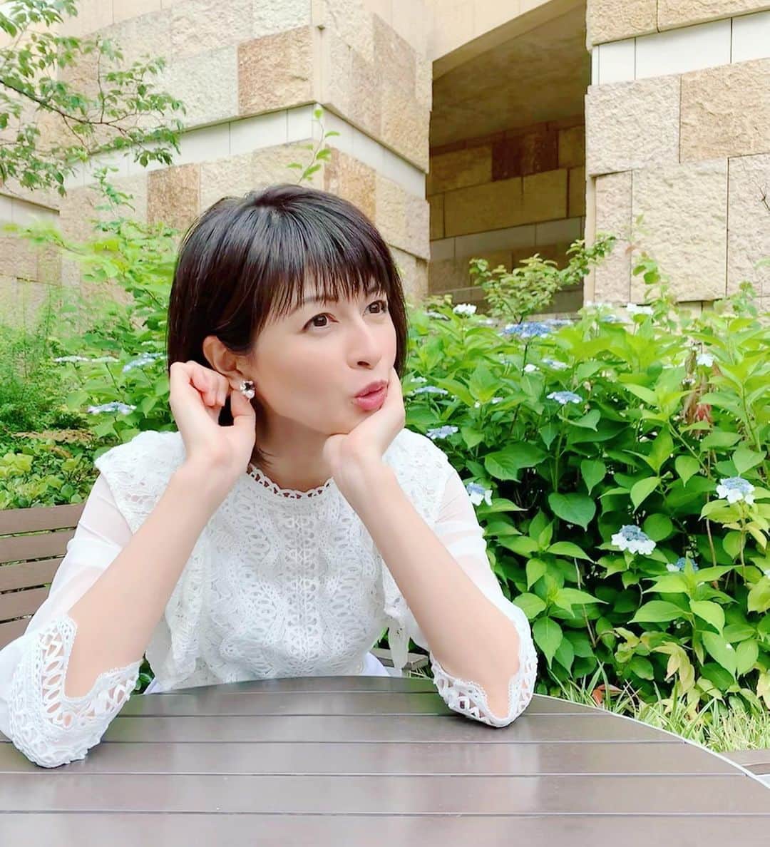太田景子さんのインスタグラム写真 - (太田景子Instagram)「おはようございます😊 今朝はモーニングカフェで待ちぼうけの図🍰  あの人、早く来ないかなぁ、まだかなぁ😗💕 オシャレしてきたのになぁ🍰🍰🍰」6月7日 10時30分 - keiko_ota1121