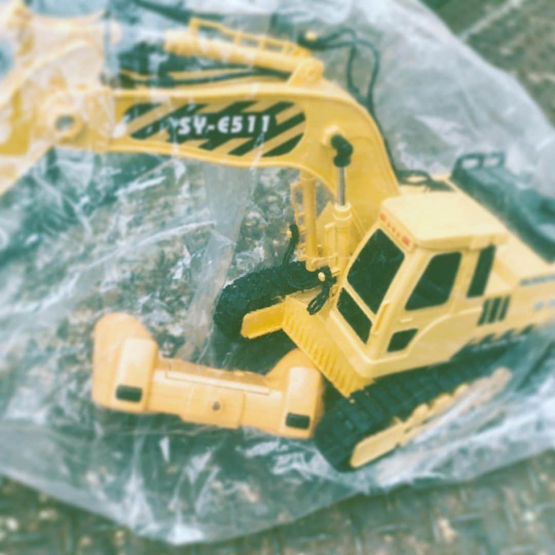 のインスタグラム：「#yellow #construction #machine #mini #radiocontrol #hope」