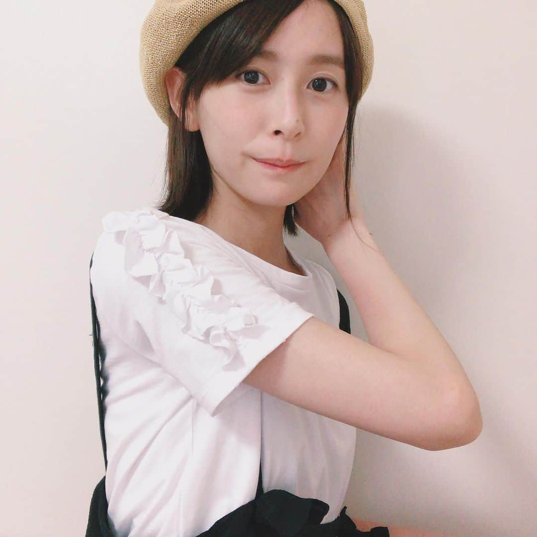 吹越ともみさんのインスタグラム写真 - (吹越ともみInstagram)「なんだかまぬけな顔をしていますが、、 みていただきたいのは、お袖のかわいさです。🌼 ㅤㅤㅤㅤㅤㅤㅤㅤㅤㅤㅤㅤㅤ まだ身体が自粛中なのか、疲れやすくなっているように感じます、、 皆さんは大丈夫ですか、、？？ 水分補給しっかりして、今日もがんばりましょう💪 ㅤㅤㅤㅤㅤㅤㅤㅤㅤㅤㅤㅤㅤ ㅤㅤㅤㅤㅤㅤㅤㅤㅤㅤㅤㅤㅤ ㅤㅤㅤㅤㅤㅤㅤㅤㅤㅤㅤㅤㅤ #gm#goodmorning#summer#fashion #zara#beams #🐠#🐠#🐠#⚪️#🔵#⚪️#🔵」6月7日 10時44分 - fukitomo