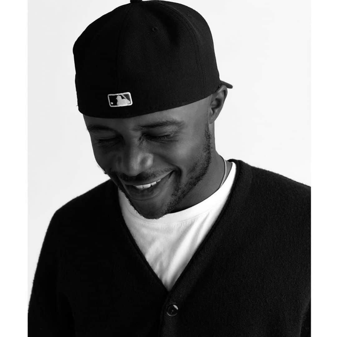 ダショーン・ジョーダンのインスタグラム：「“ I am a Black man... I build, I don’t tear down other Black men!  Growing up I never really understood people who gained  happiness or fulfillment from hurting  or tearing down people around them! All my life my goal has been to make everyone around me happy and lift them up. That’s where I find my true happiness! I pray every night that everyone in my life or around me is healthy mentally and physically. Lets turn these negatives into positives. Let’s build each other up! Upload one picture of yourself, just you. Then tag as many brothers as you can to do the same! Much love, better days are coming! “」