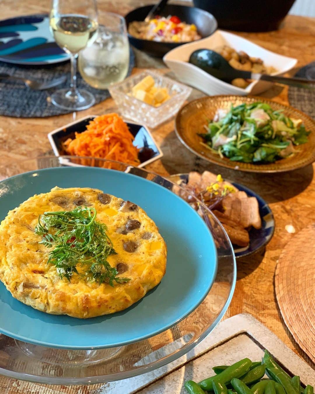 焼きファラフェルとカリフラワーのタブレ、アボカド、エンドウ豆、フェタチーズのスマッシュ添え レシピ