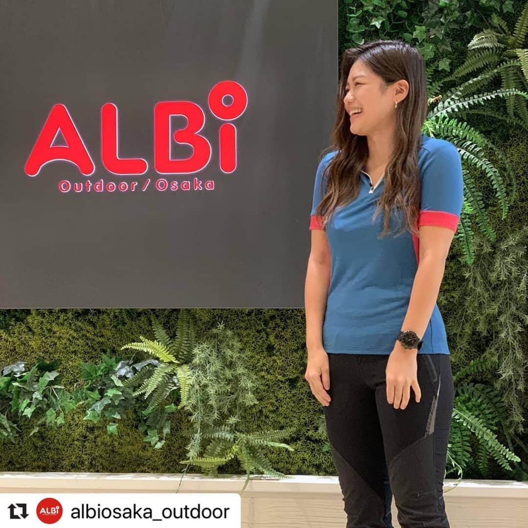 Montura-Japan searching a new wayさんのインスタグラム写真 - (Montura-Japan searching a new wayInstagram)「#Repost @albiosaka_outdoor with make_repost ・・・ ・staffsnap -------------------------------------- モンチュラ TEL：06-6131-6110 @monturajapan @montura_official -------------------------------------- メリノウール100％使用の快適ジップアップTシャツ ・ MERINO TRENDY ZIP T-SHIRT（レディース） MERINO COLOR ZIP T-SHIRT（メンズ） ニュージーランド産メリノウール100％(150g/㎡)の抜群の着心地と機能性。 メリノウールは吸水速乾、調温、消臭、耐久性と最新の化繊にも引けを取らないハイテク素材です。 . レディースは4色、メンズは5色での展開。 ・ ・ ・ #アルビ #アルビ大阪 #梅田 #umeda #大阪 #오사카 #osaka #買い物 #ショッピング #shopping #アウトドア #아웃도어 #户外 #outdoor #スタッフスナップ #staffsnap #montura#モンチュラ#merinowool #merino #wool #メリノウール #メリノ #ウール #merinocolorziptshirt #merinotrendyziptshirt #調温 #消臭 ＃抗菌 #汗冷えしにくい」6月7日 11時16分 - monturajapan