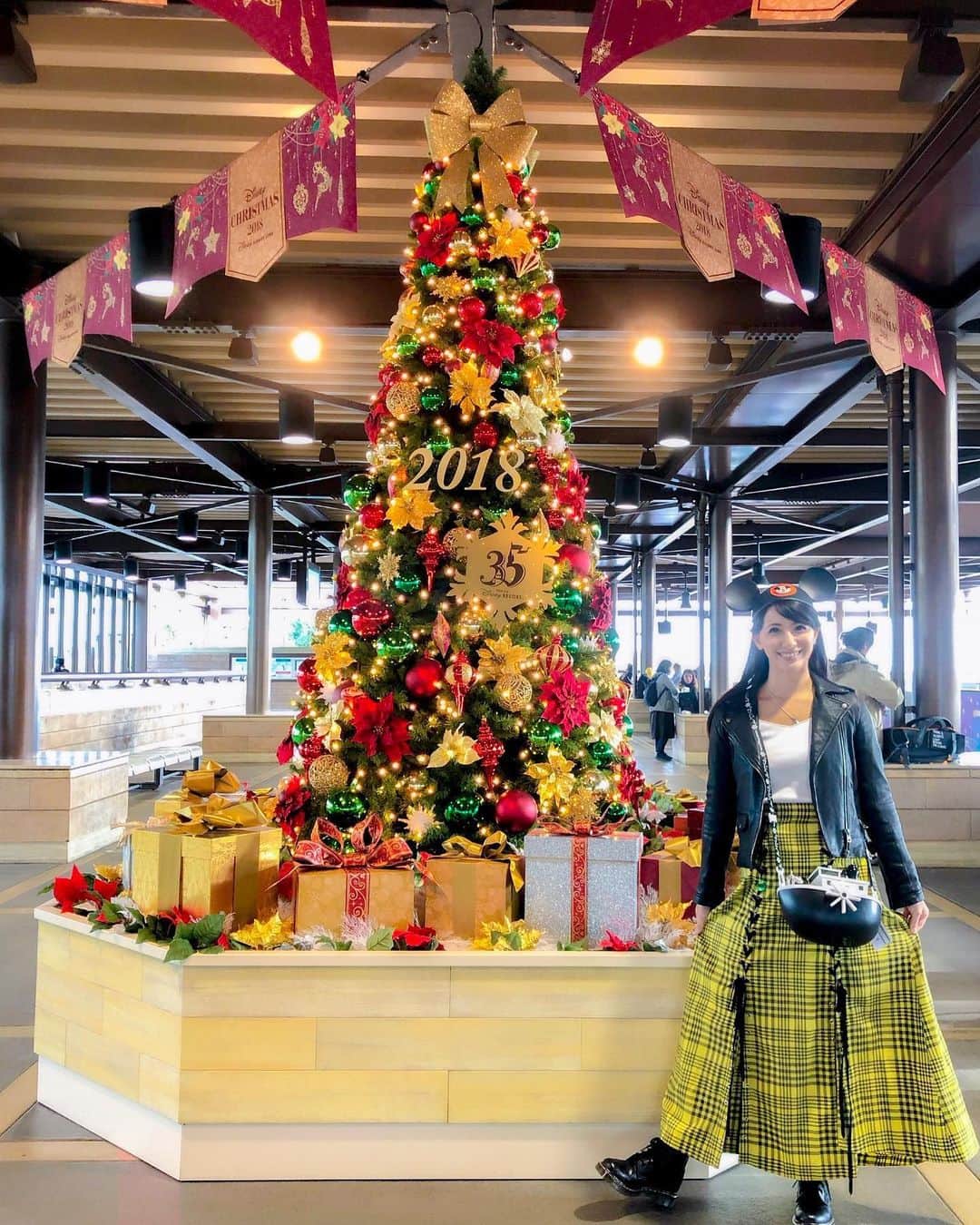矢部あやのインスタグラム：「201811 Tokyo Disney Sea Station めちゃくちゃクリスマスで浮かれてる ・ #disneychristmas」