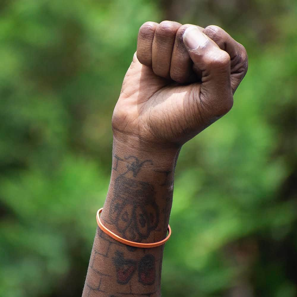 thephotosocietyさんのインスタグラム写真 - (thephotosocietyInstagram)「Photos by @susiepostrust // At the memorial service for George Floyd in Raeford, North Carolina, people walked miles to show their respects. Many found support from each other. Alexia Gyrody (right) wrapped her arms around her friend Amber Mitchell. They had come from Charlotte, NC. Through her tears, Amber said, "I never thought I would be in this. I have an eleven-year-old daughter, and I would hate for this to ever be her reality. “  In a different scenario, Tiawn Lewis walked a mile and a half from her home to the memorial. Because of her MS, she couldn't get back home on her own. Strangers walking past her took turns giving her piggyback rides until they could get her to EMS who gave her a ride home.  Follow me @SusiePostRust for more images of the Change We Want in North Carolina.  @thephotosociety #georgefloydmemorial #georgefloyd  #friendship  #ShowUp #MainStreetNC #raefordnc #TimeToShowUp」6月7日 11時24分 - thephotosociety