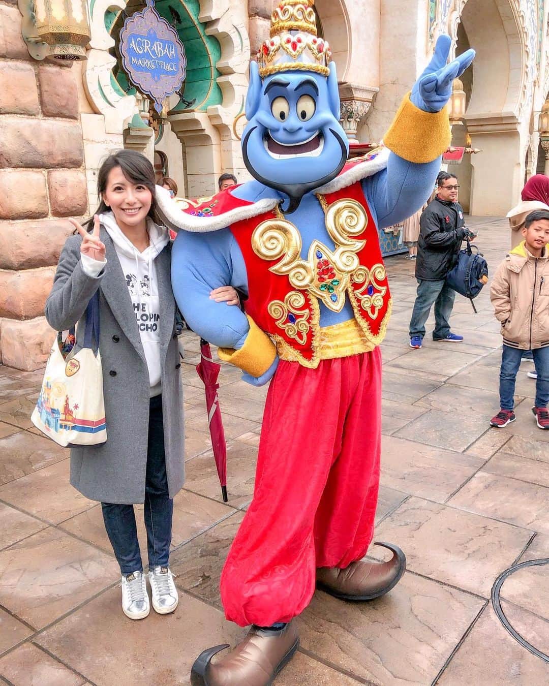 矢部あやのインスタグラム：「201812 Arabian coast 歩いてたらジーニーのグリに遭遇。 めちゃくちゃ嬉しかった！！ ・ #tokyodisneysea #TDS2018 #TDS #charactergreeting」