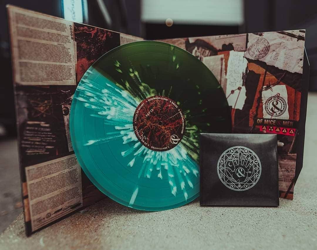 Of Mice & Menのインスタグラム：「Congratulations to Brian_7x! Winner of this limited edition hand-signed #EARTHANDSKY vinyl from yesterday's "Vinyltino" giveaway on our official band @twitch channel! Thank you all for donating towards the #BlackLivesMatter Global Network!!」