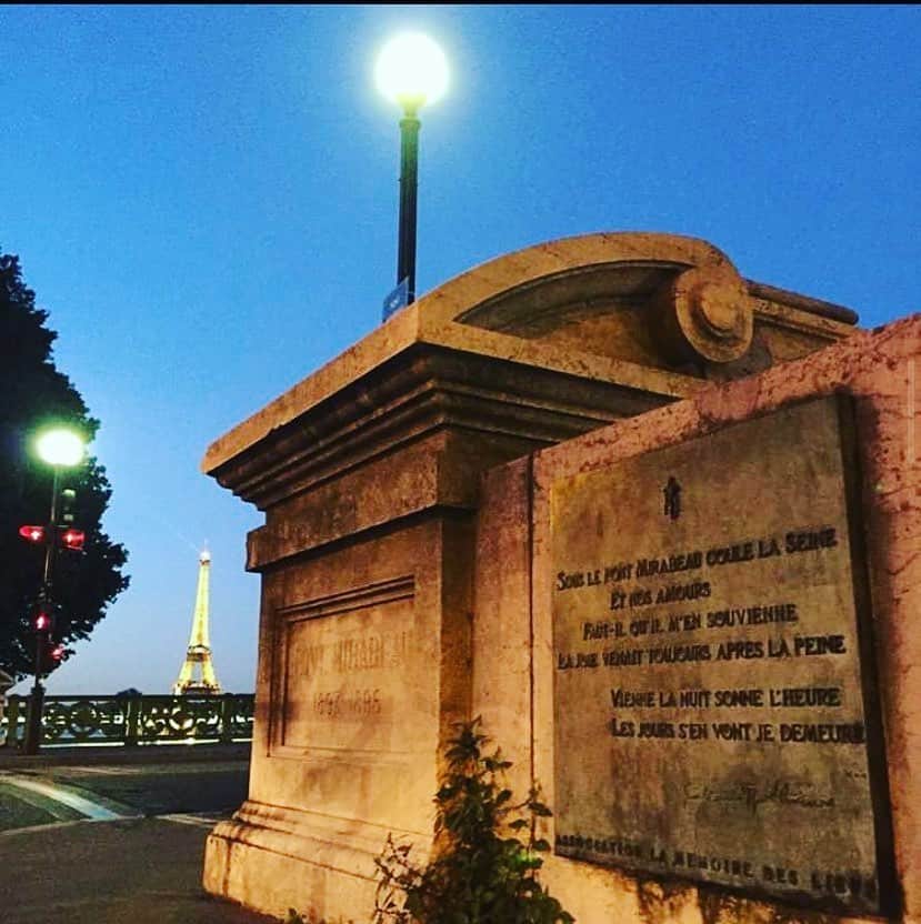フランス大使館さんのインスタグラム写真 - (フランス大使館Instagram)「フランス国立図書館がギヨーム・アポリネールの貴重な音声を公開しています。残された録音では、アポリネールは代表作である「ミラボー橋」を読みあげています。皆さんもアポリネールの声を聞きながら、作品の世界に浸ってみませんか？ 👉: c.bnf.fr/inV . . .  La Bibliothèque nationale de France @laBnF a mis en ligne une pépite sonore : la voix de Guillaume Apollinaire qui récite l'un de ses poèmes les plus célèbres, "Le pont Mirabeau". Pourquoi ne pas entrer dans l'univers du poète en écoutant cet enregistrement ?」6月7日 11時54分 - ambafrancejp