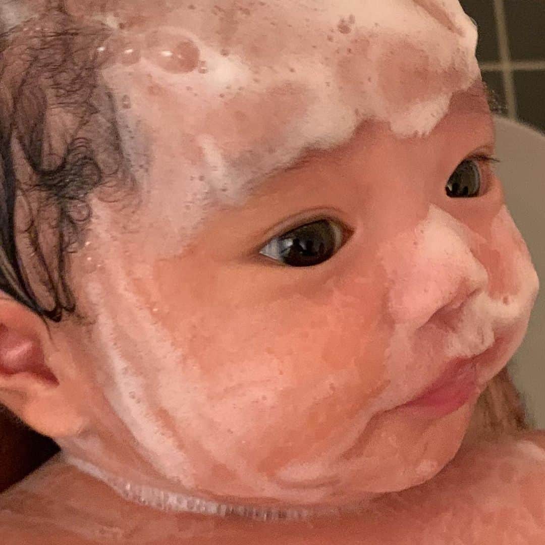 漆川由佳のインスタグラム：「ムチムチ⭐️✋🏻⭐️🦶🏻⭐️」