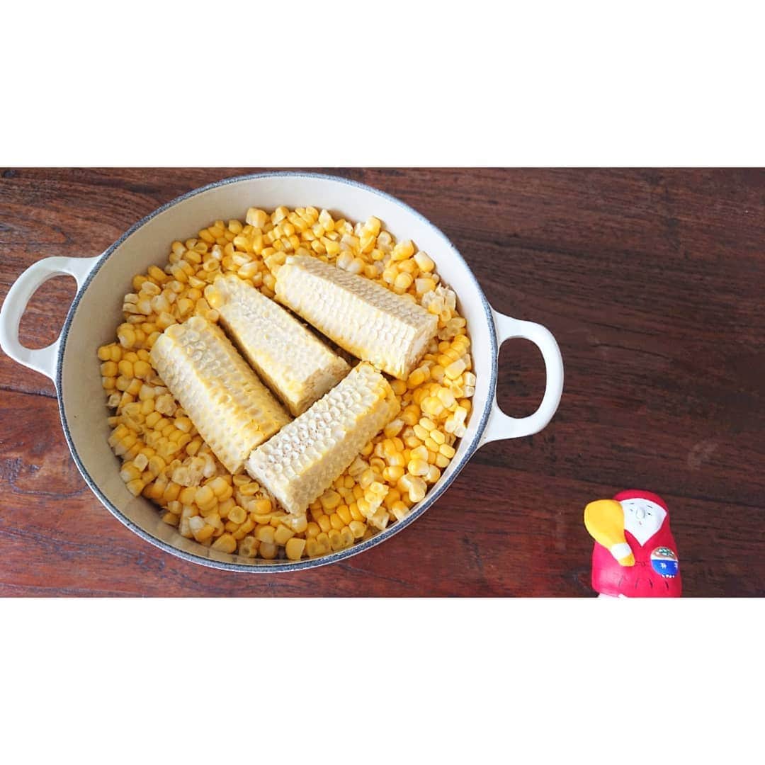 加藤沙知さんのインスタグラム写真 - (加藤沙知Instagram)「スイートコーンの炊き込みご飯  甘くて幸せです。  まずは簡単にもぐもぐ。  バターをのっけて、醤油をひとかけするのも美味しいらしいので、わくわくです♪  #スイートコーン #とうもろこし  #宮崎県産 #炊き込みご飯 #スイートコーン炊き込みご飯」6月7日 12時28分 - mrt.kato