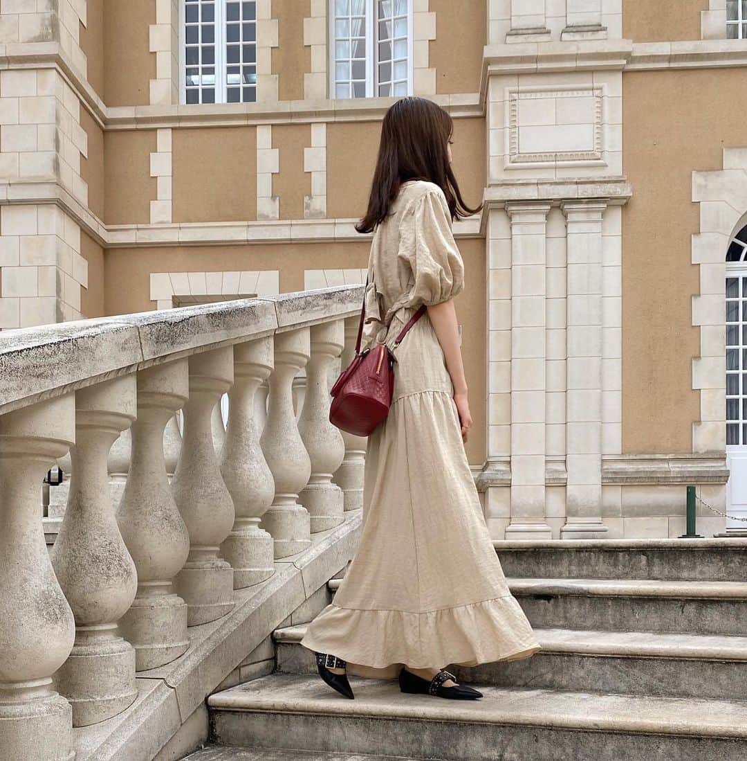 藤江萌さんのインスタグラム写真 - (藤江萌Instagram)「❤︎❤︎❤︎ ・ dress : @snidel_official  shoes : @charleskeith_jp  bag : @gucci ・ ・ おしゃれしてお出かけするのを楽しみに、今はできるだけお家にいます☺︎」6月7日 12時39分 - fujie_moe_official