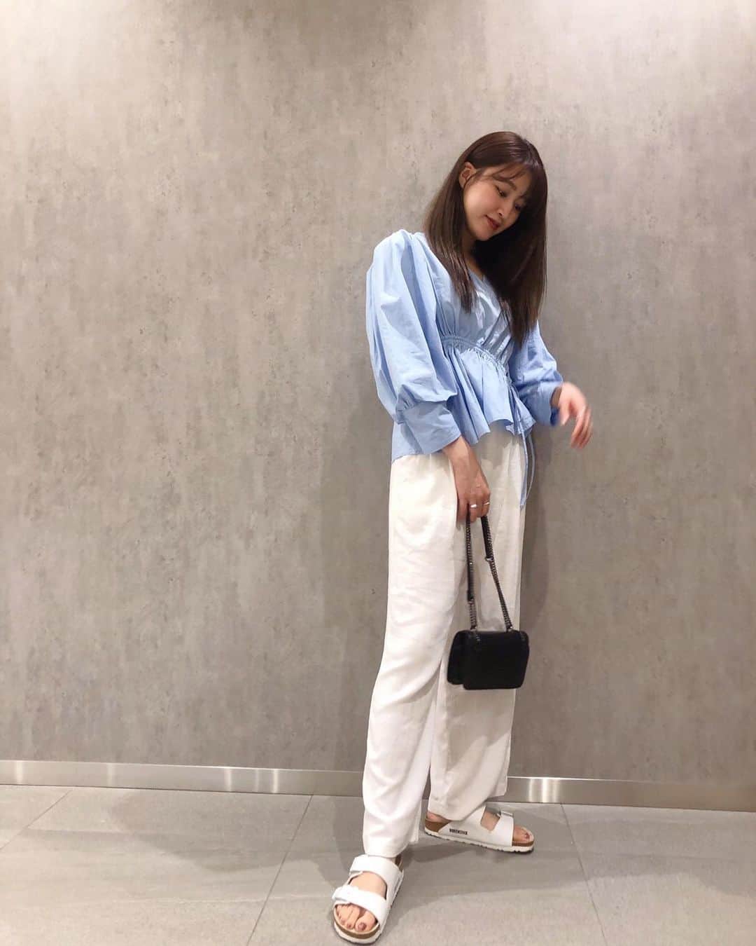 後藤夕貴のインスタグラム：「🥣 ㅤ 久々にしふく載せるね！ それにしてもZARAのこの鞄めっちゃ使いまくってる、笑 そろそろ違うミニバックも買おうかなぁ ㅤ #韓国コーデ #157cm #ゆき_code」