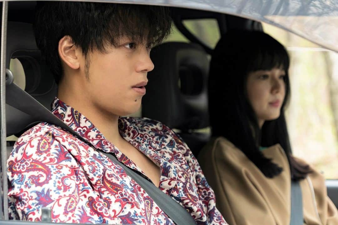 WOWOW「プラージュ」さんのインスタグラム写真 - (WOWOW「プラージュ」Instagram)「本日よる10時、Episode3放送✨ . 都市博建設跡地を利用したカジノ構想こそが、隠された巨大利権であることを風間（佐藤浩市）から知らされた鷹野（藤原竜也）。同時に爆破実行犯は桜井（安藤政信）であると確信を持ち、追い始める。過酷な諜報活動に冷静さを失った田岡（竹内涼真）は、別任務に。中尊寺（石橋蓮司）の過去の所業を恨む一方、風間とも因縁があるという落合（多部未華子）と接触、行動をともにする。永島（吉田鋼太郎）は寝返りがバレて飼い殺しに遭っていたが、そこへカジノ絡みでは父の代から独自の情報網を持つ桐野（柿澤勇人）が接近し……。 . 「連続ドラマW　太陽は動かない ―THE ECLIPSE―」 6/7（日）よる10時❗️（初回のみ無料放送） . 【まだ間に合う！1＆2話一挙放送】 6/7（日）よる8時～無料放送！ . 詳細は、プロフィールのURLから「連続ドラマW　太陽は動かない ―THE ECLIPSE―」をチェック📌 . 「太陽は動かない」Twitter公式アカウント https://twitter.com/taiyowaugokanai/ . #藤原竜也 #竹内涼真 #安藤政信 #多部未華子 #市原隼人 #柿澤勇人 #酒向芳 #石橋蓮司 #吉田鋼太郎 #佐藤浩市 #吉田修一 #羽住英一郎 #太陽は動かない #WOWOW #連続ドラマW #ドラマW #ドラマ #オリジナルドラマ @takeuchi_ryoma」6月7日 13時00分 - wowowofficial