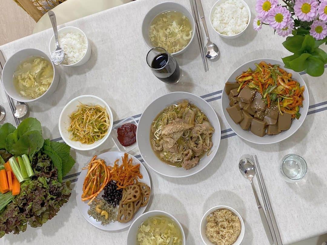 ウォン・ジナのインスタグラム：「🍽」