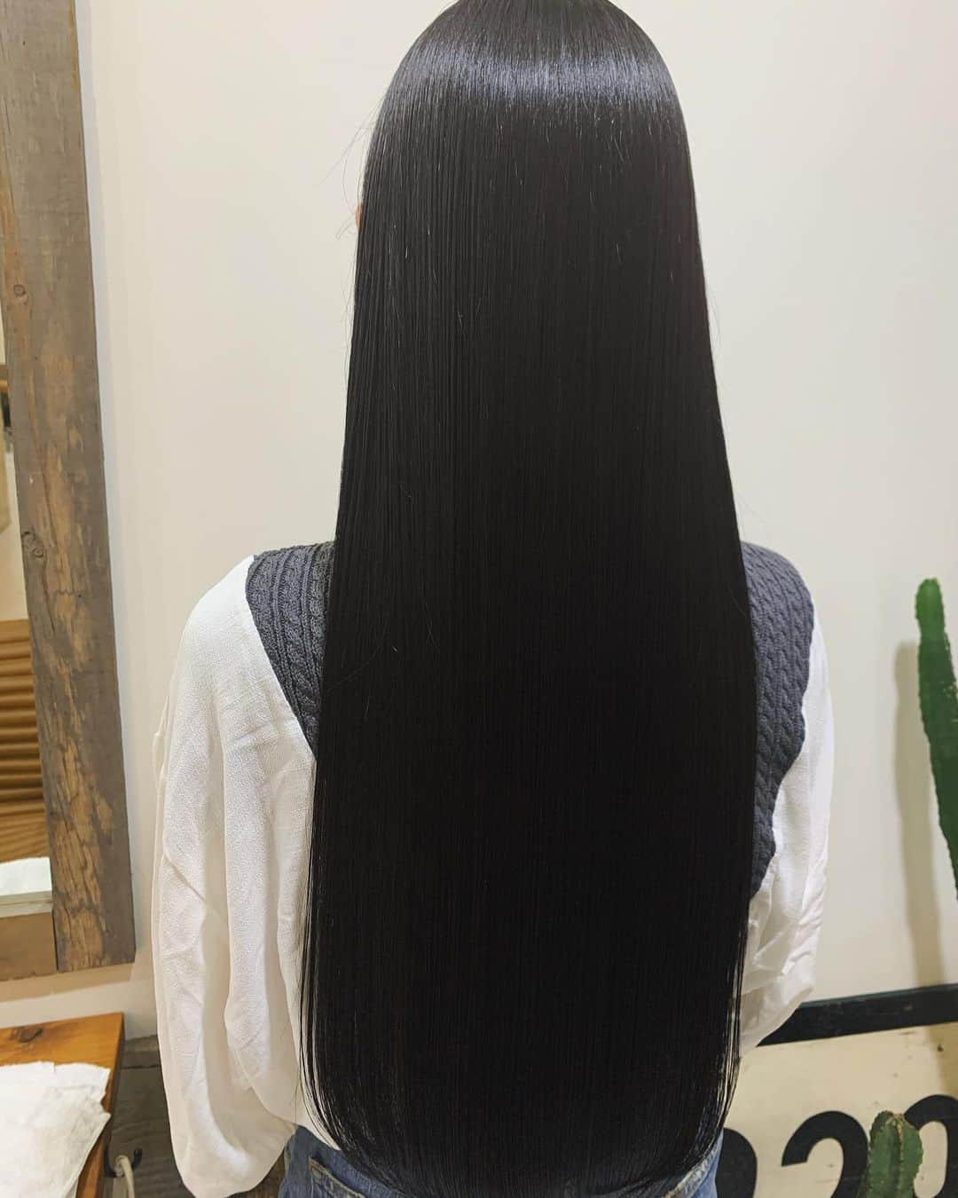 絹さんのインスタグラム写真 - (絹Instagram)「この時髪絶頂期。 取り戻すぞーーー！！ @hair.nao さん頼みます🙏」6月7日 13時49分 - 2828sowa