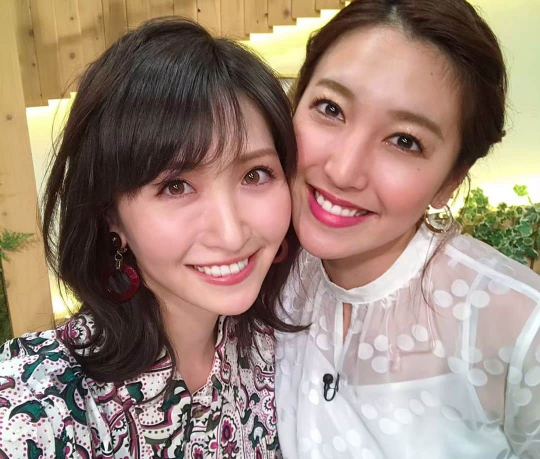 小澤陽子さんのインスタグラム写真 - (小澤陽子Instagram)「𝚊𝚝 𝚠𝚘𝚛𝚔☻  今週から、また毎週日曜15:00〜 スーパーKEIBAにて競馬中継します🥰  無敗の２冠馬が出た、先週の日本ダービー。 毎年ダービーを迎えると、競馬の重みや深さを改めて感じます。  そんなダービーの興奮も残る中、、 今日は#安田記念 です！ どうしよう、楽しみでしょうがない。。 豪華すぎるメンバー！！ 🐴🐴🐴🐴🐴🐴🐴🐴🐴🐴🐴🐴🐴🐴 . . 今週も、 無敗の女２冠馬デアリングタクト👑 無敗の男２冠馬コントレイル👑 に続き… 歴史に残る偉業が達成されるのか、、 それとも。。。。。？ . . #BSフジ にて #15時〜 #BSスーパーKEIBA」6月7日 13時51分 - yoko.ozawa729