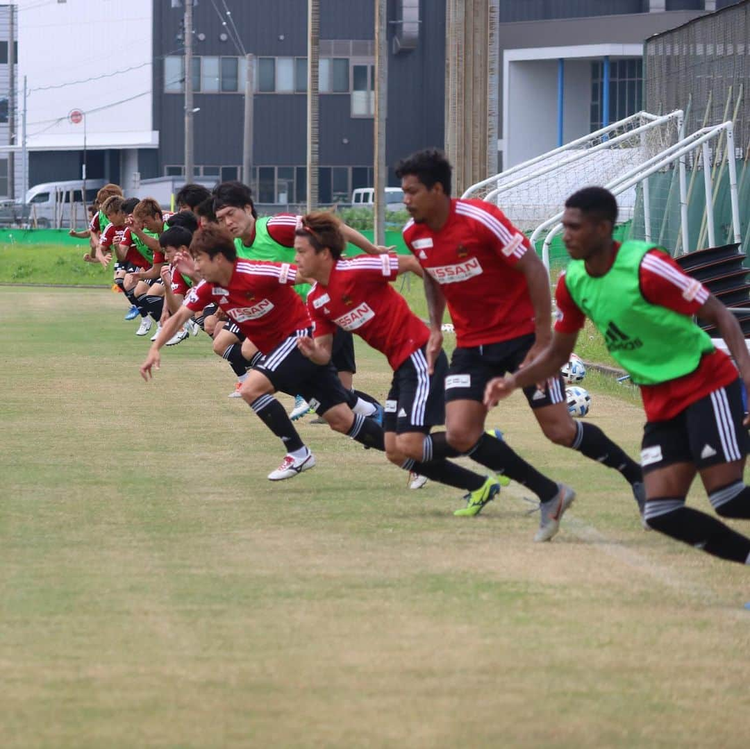 ツエーゲン金沢さんのインスタグラム写真 - (ツエーゲン金沢Instagram)「. 6/6の安原🙆‍♀️⚽️ . 全体練習が始まって、 あっという間の一週間でした✨ . #加藤陸次樹 #下川陽太 #山田将之 #山根永遠 #藤村慶太 #高安孝幸 #島津頼盛 #本塚聖也 .  #zweigen#ツエーゲン#ツエーゲン金沢#ZWEIGEN#KANAZAWA#Kanazawa#石川#金沢#挑戦をこの街の伝統に#ISHIKAWA#Ishikawa#NEXTSTORY#サッカー#soccer#Jリーグ#J2#観戦#スポーツ#sports#WeareZweigen#japan#football」6月7日 14時02分 - zweigen_official