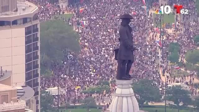 アダム・シャピロのインスタグラム：「PHILLY ❤️ Enough is enough. This is not a moment. It’s a movement. Keep those feet on the gas, friends. #BlackLivesMatter #defundthepolice」
