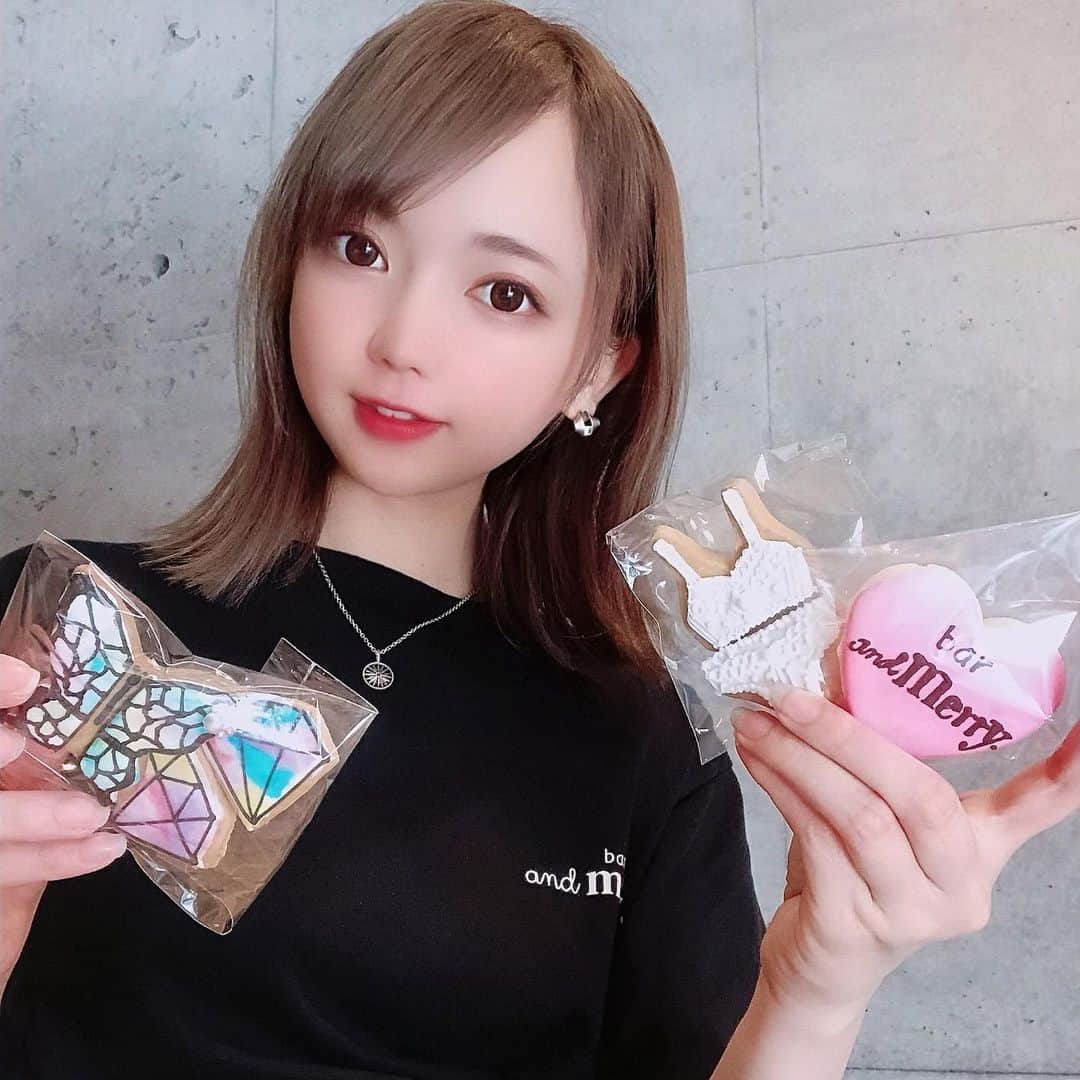 鎌田紘子さんのインスタグラム写真 - (鎌田紘子Instagram)「クッキー💓 . . . @cafe_eve_ の @ijimadesuyo ちゃんが　andmerry.オープンにお祝いに来てくれて、作ってもらった💓かわいい . . .」6月7日 14時24分 - hirokokamata12